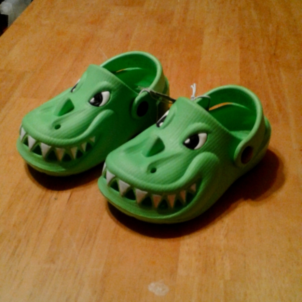 Children's  alligator crocs